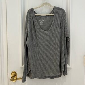 American Eagle grey long sleeve
